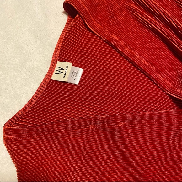 Red Top - Picture 2 of 5